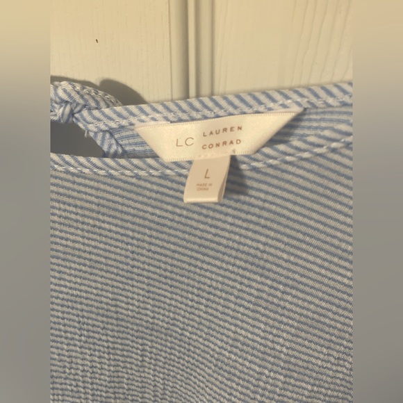 Lauren Conrad, Blue/ White Stripe, 3/4 Flounce Sleeve, Tie-Back Top, Size L - Picture 2 of 4